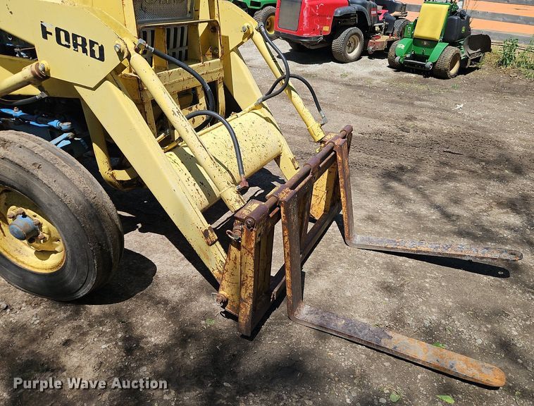 image for item EI3823 1970 Ford 3400 tractor