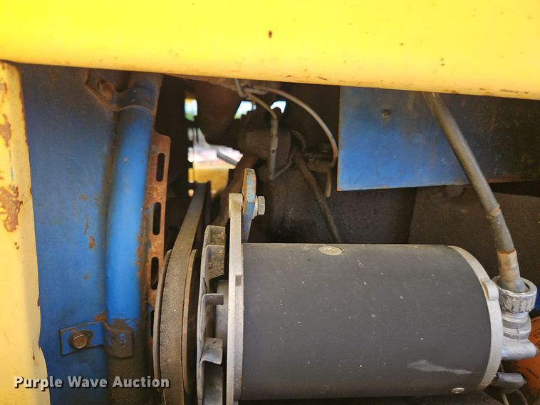 image for item EI3823 1970 Ford 3400 tractor