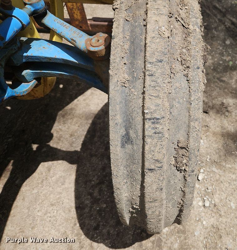 image for item EI3823 1970 Ford 3400 tractor