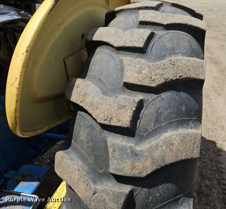 image for item EI3823 1970 Ford 3400 tractor