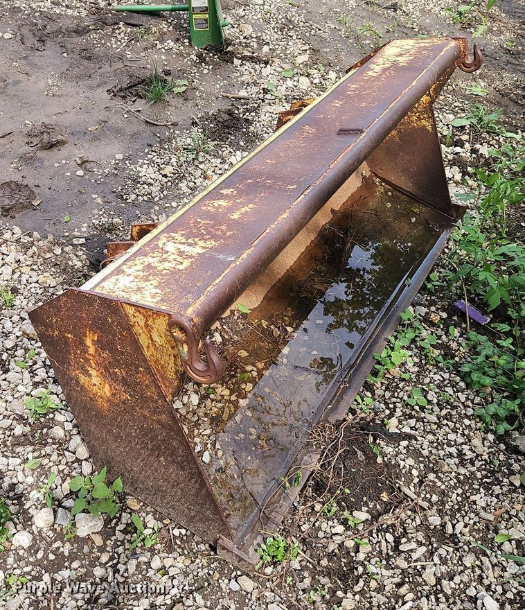 image for item EI3823 1970 Ford 3400 tractor