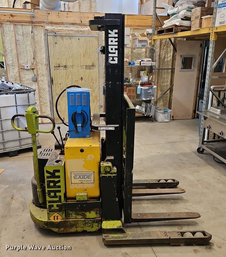 image for item EI3824 Clark S40 order picker