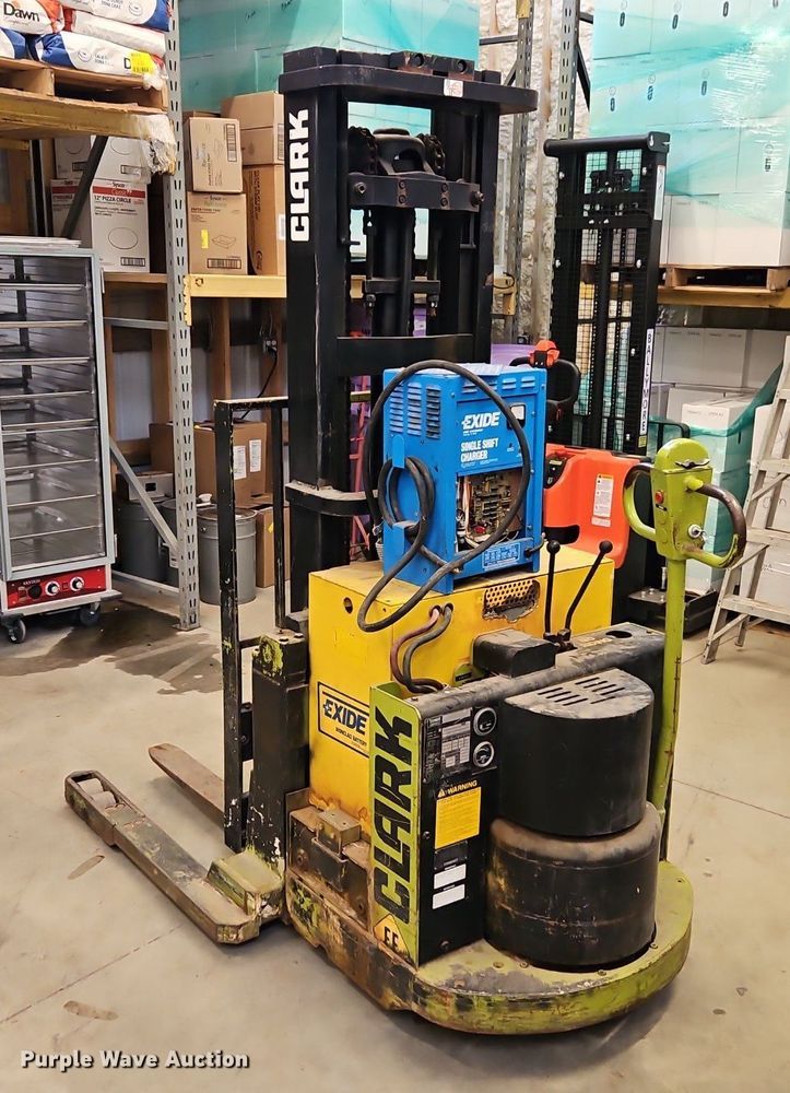 image for item EI3824 Clark S40 order picker