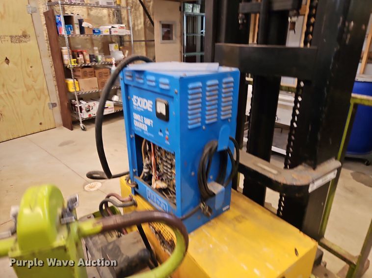 image for item EI3824 Clark S40 order picker