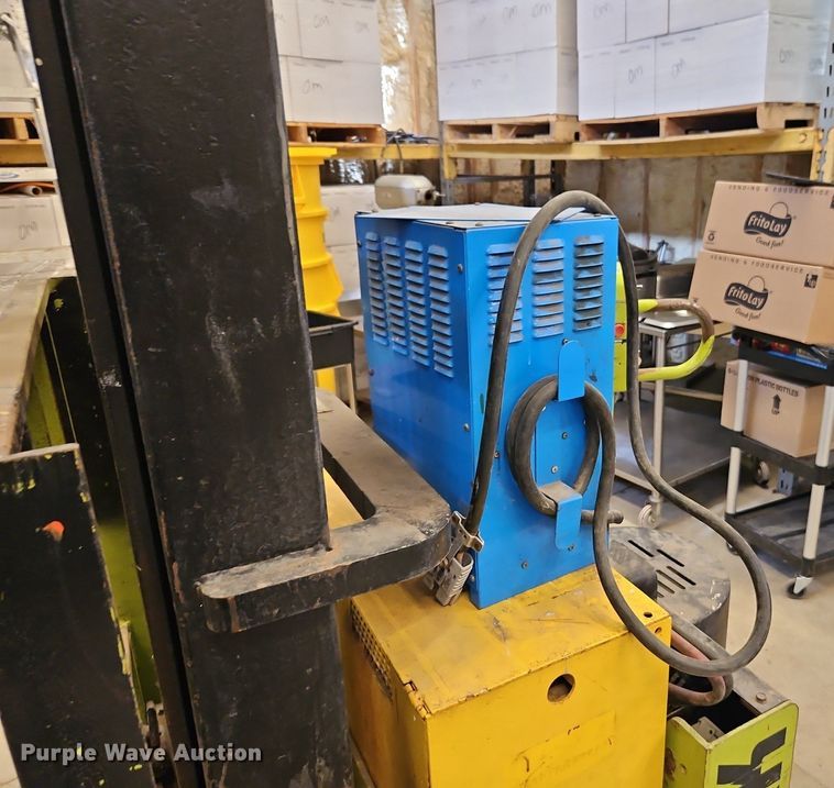 image for item EI3824 Clark S40 order picker