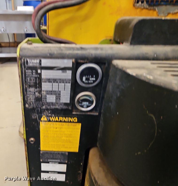 image for item EI3824 Clark S40 order picker