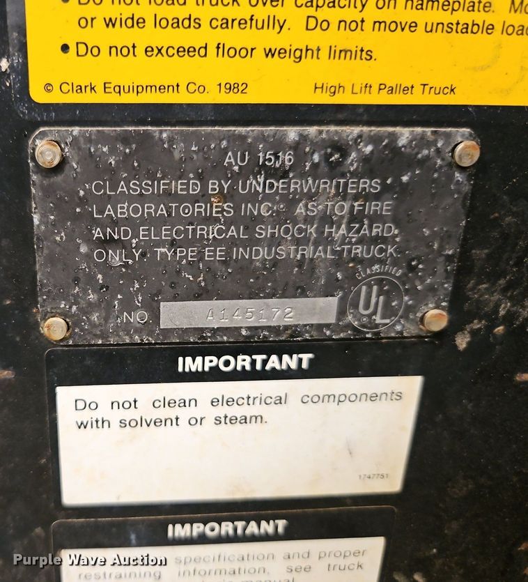 image for item EI3824 Clark S40 order picker