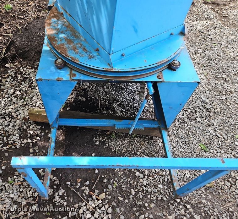 image for item EI3826 Goossen bale chopper