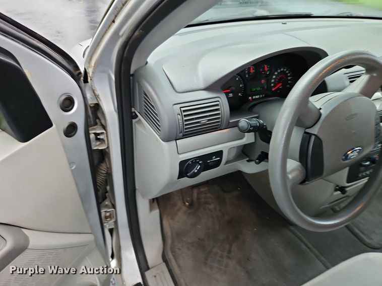 image for item EI3827 2007 Ford Freestar SE van