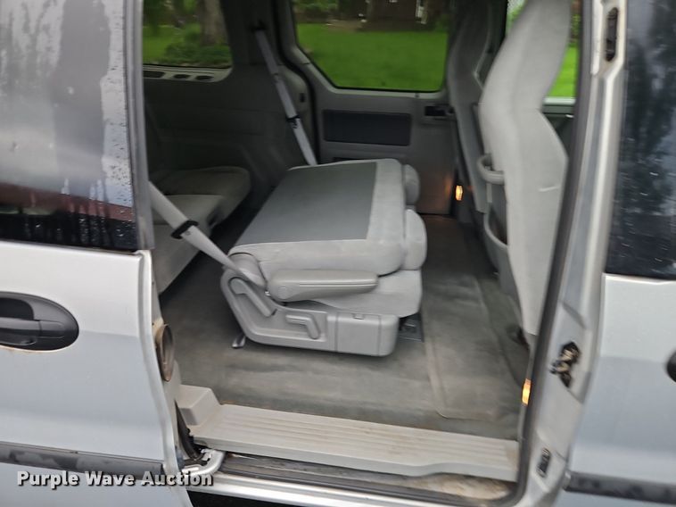image for item EI3827 2007 Ford Freestar SE van