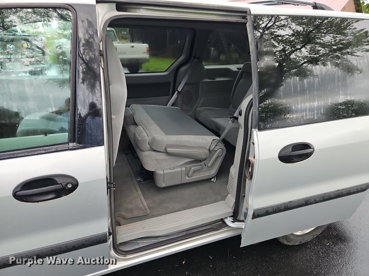 image for item EI3827 2007 Ford Freestar SE van