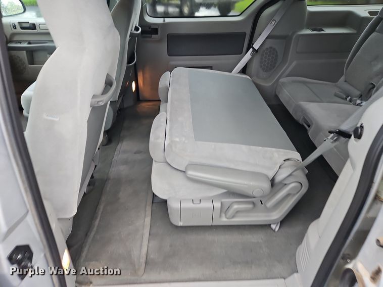 image for item EI3827 2007 Ford Freestar SE van
