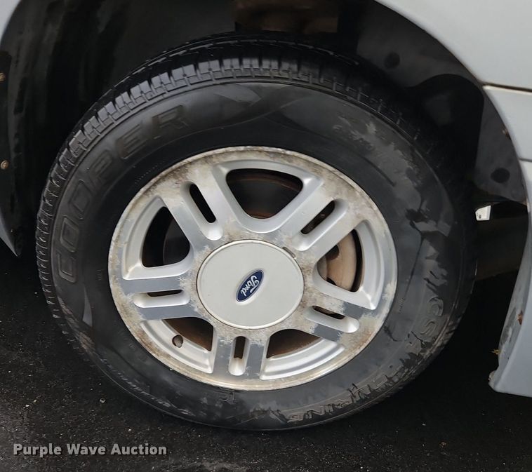 image for item EI3827 2007 Ford Freestar SE van