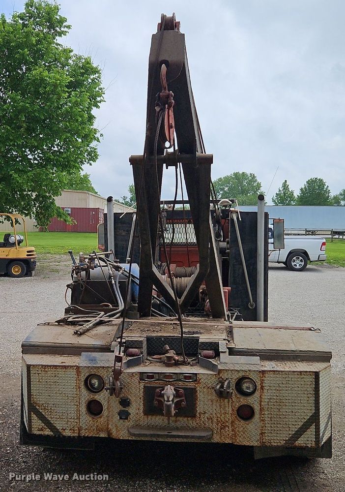 image for item EI3829 1964 Chevrolet C60 tow truck