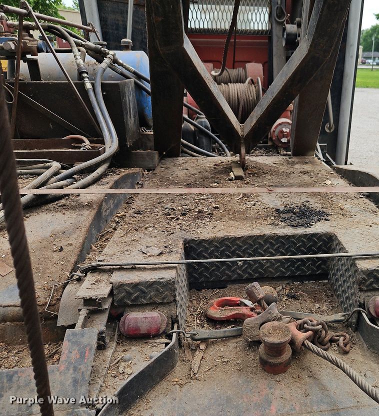 image for item EI3829 1964 Chevrolet C60 tow truck