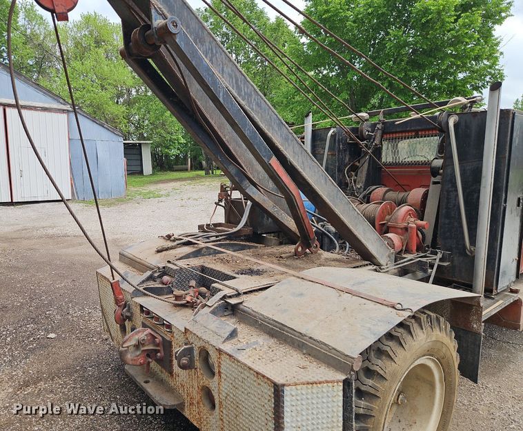 image for item EI3829 1964 Chevrolet C60 tow truck