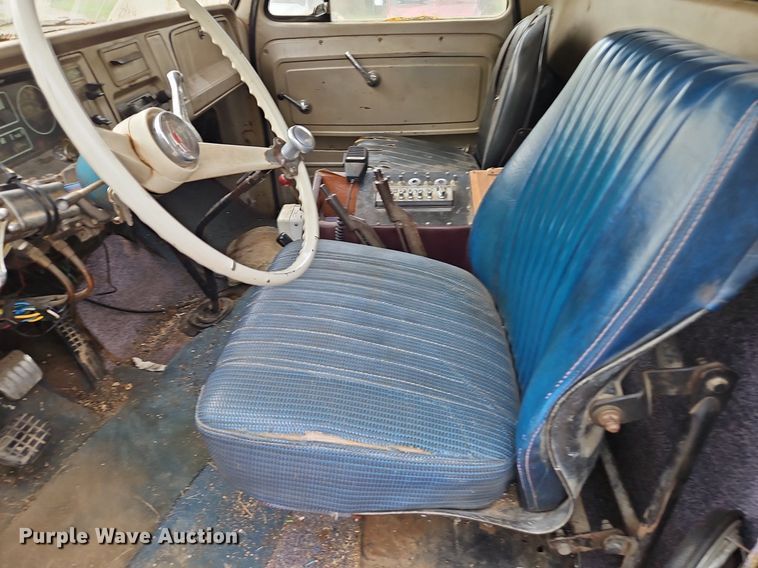 image for item EI3829 1964 Chevrolet C60 tow truck