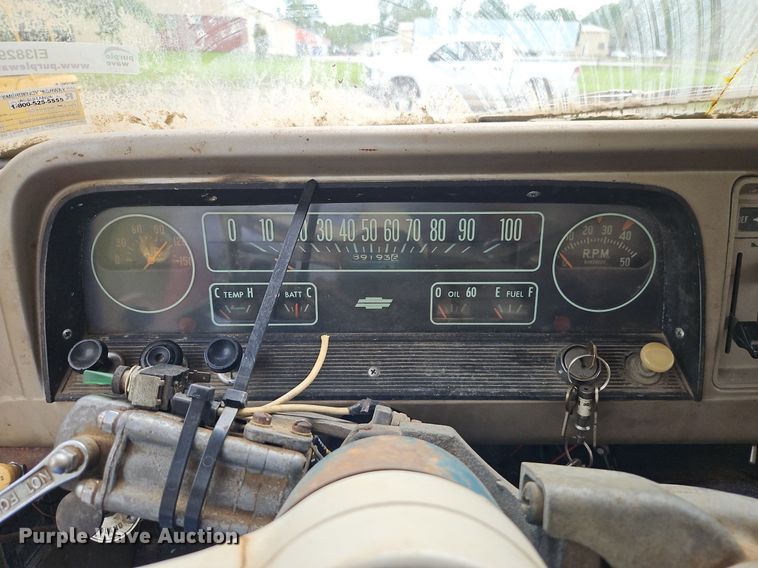 image for item EI3829 1964 Chevrolet C60 tow truck