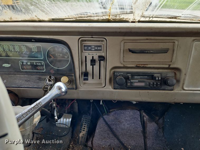 image for item EI3829 1964 Chevrolet C60 tow truck