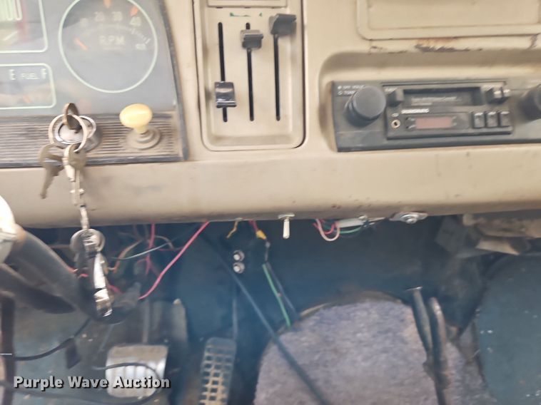 image for item EI3829 1964 Chevrolet C60 tow truck