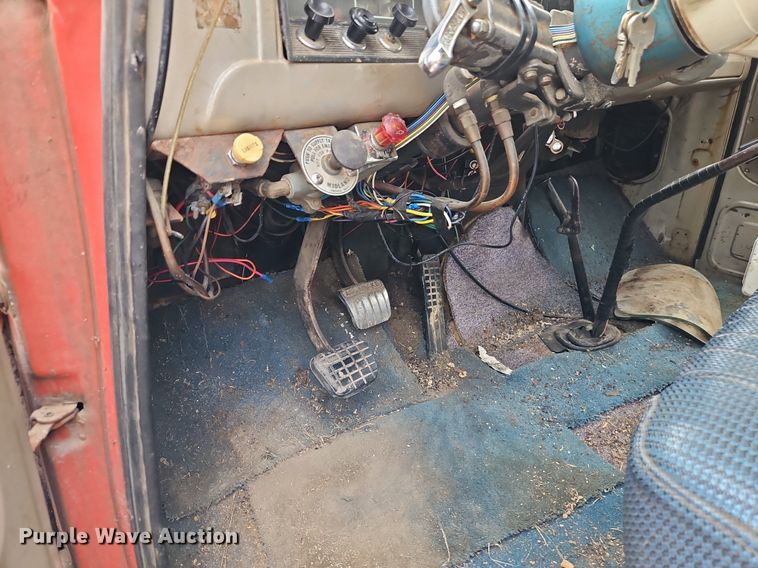 image for item EI3829 1964 Chevrolet C60 tow truck