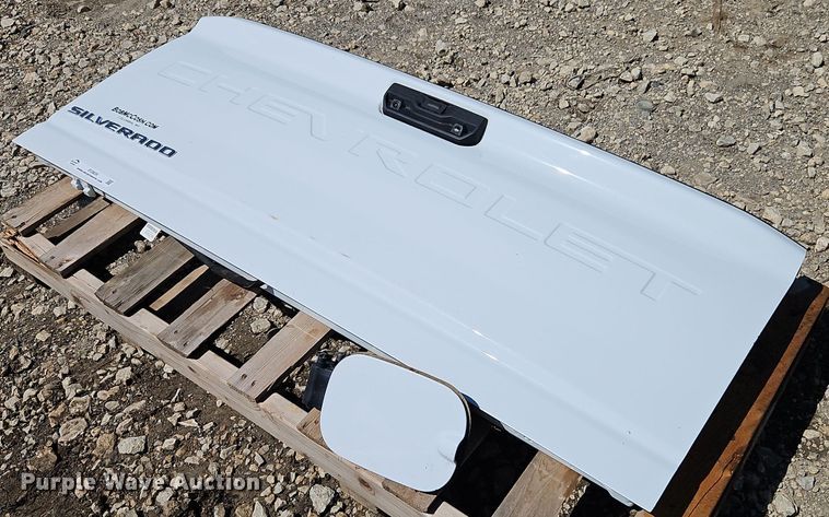 image for item EI3835 Chevrolet  Silverado  tailgate