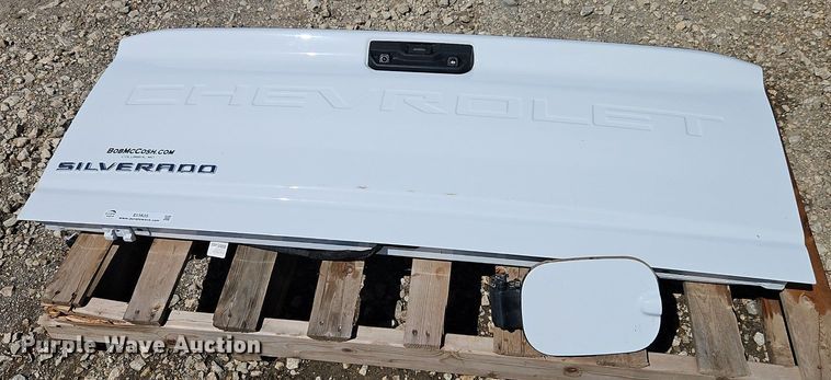 image for item EI3835 Chevrolet  Silverado  tailgate