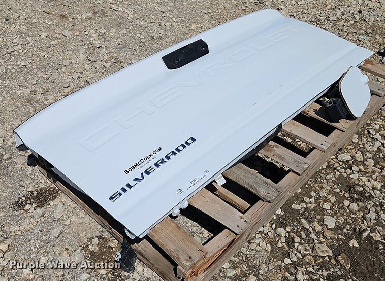image for item EI3835 Chevrolet  Silverado  tailgate