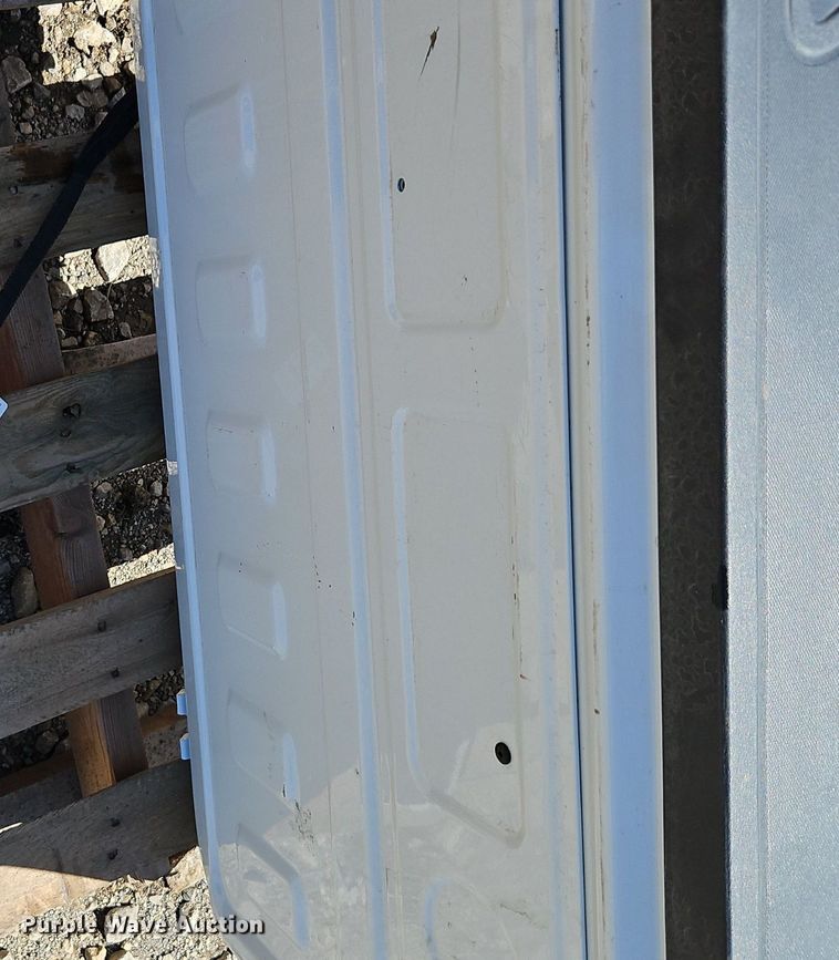 image for item EI3835 Chevrolet  Silverado  tailgate