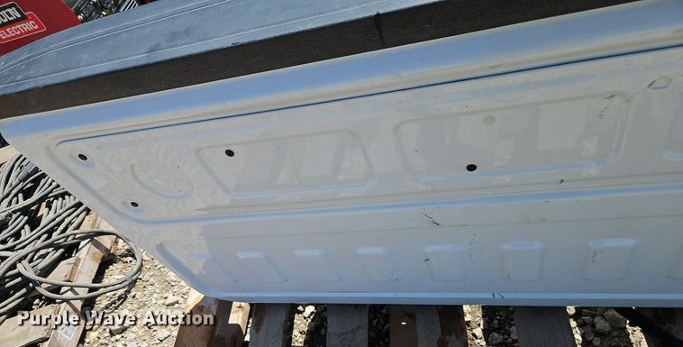 image for item EI3835 Chevrolet  Silverado  tailgate