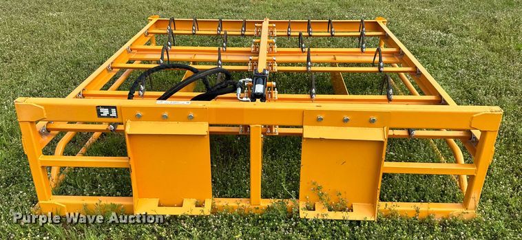 image for item EJ0647 2023 LandHonor HAG-12-24Q skid steer bale accumulator grapple