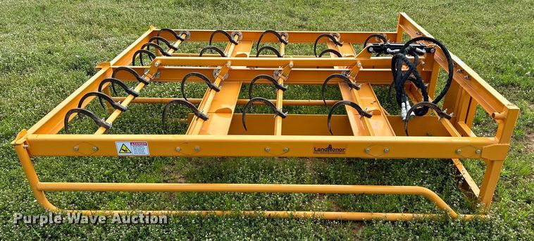 image for item EJ0647 2023 LandHonor HAG-12-24Q skid steer bale accumulator grapple
