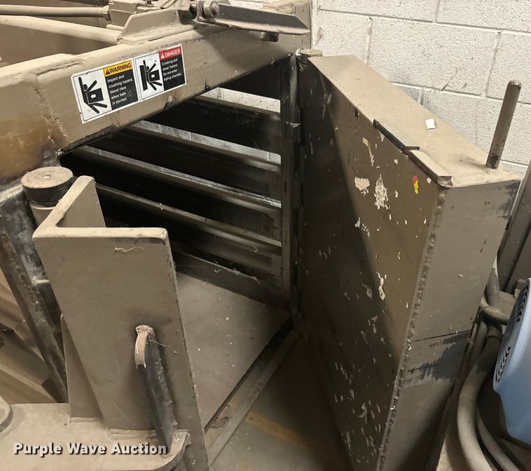 image for item EJ2693 2005 Allegheny baler