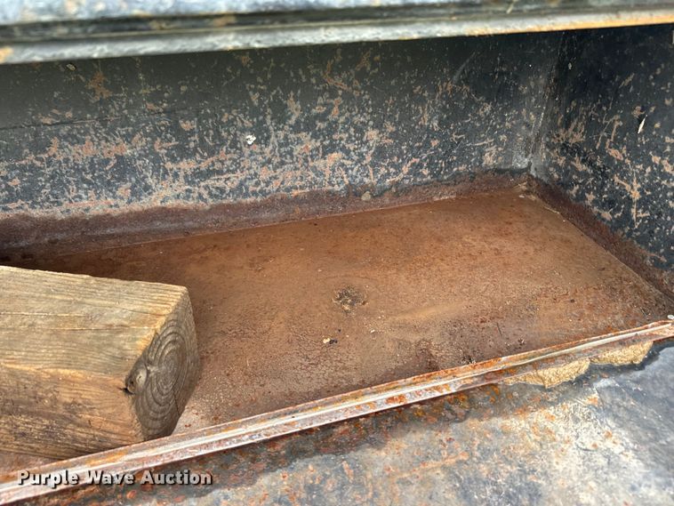 image for item EJ2694 1998 Isuzu NPR flatbed truck