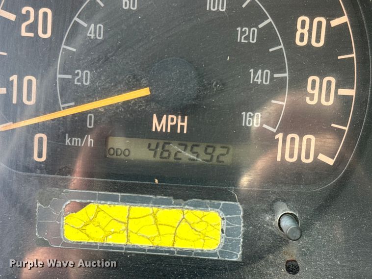 image for item EJ2694 1998 Isuzu NPR flatbed truck