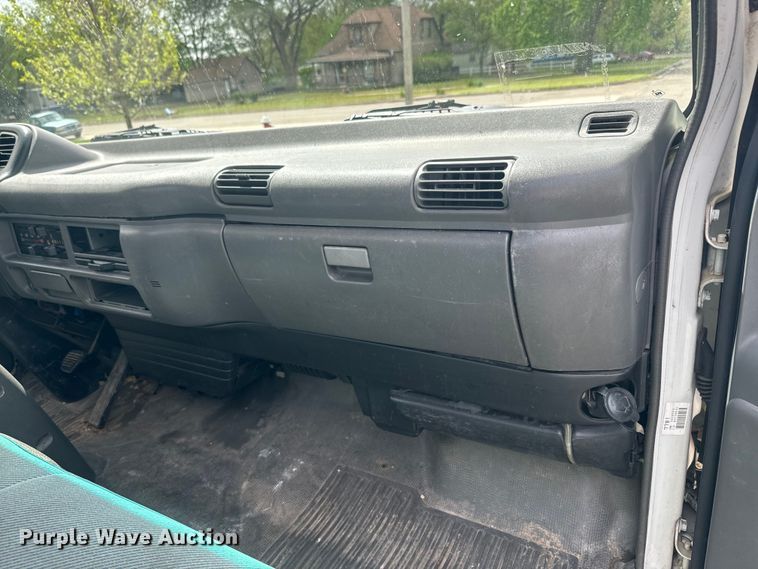 image for item EJ2694 1998 Isuzu NPR flatbed truck