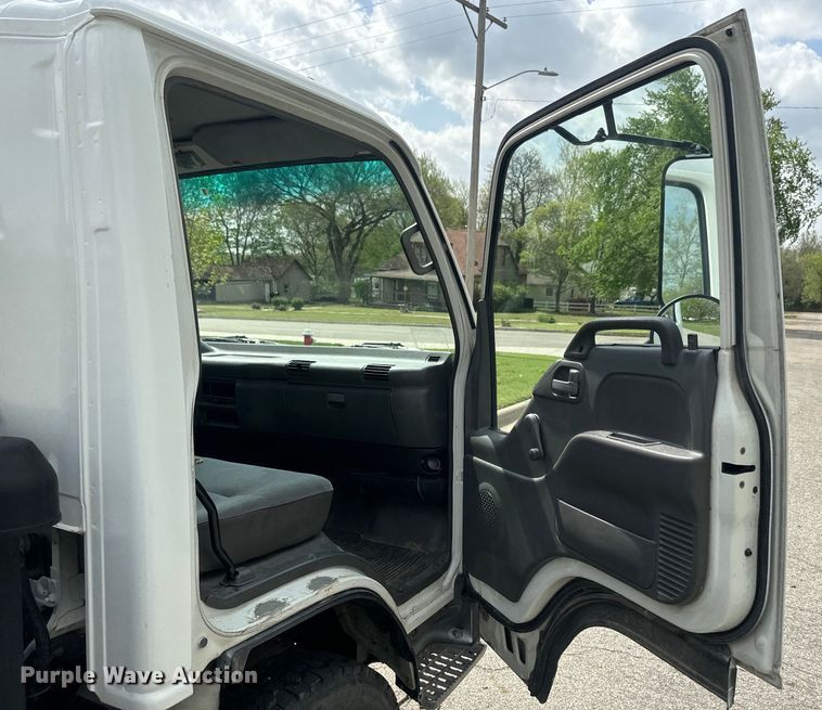 image for item EJ2694 1998 Isuzu NPR flatbed truck