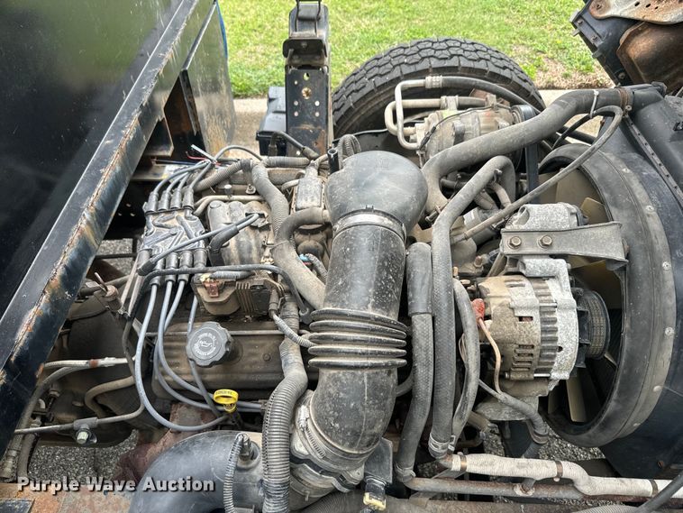 image for item EJ2694 1998 Isuzu NPR flatbed truck