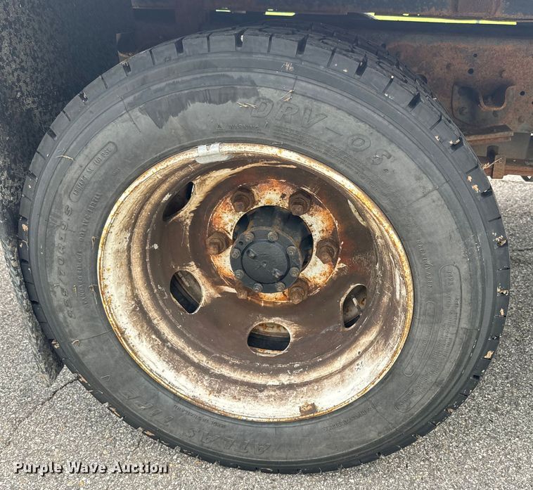 image for item EJ2694 1998 Isuzu NPR flatbed truck