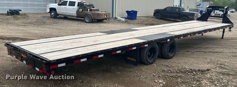 image for item EJ2698 2023 Big Tex 22GN-40BK8SIR equipment trailer