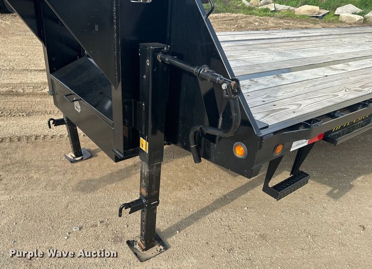 image for item EJ2698 2023 Big Tex 22GN-40BK8SIR equipment trailer