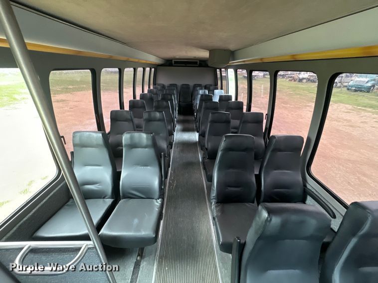 image for item EJ2724 2004 International  3200 shuttle bus