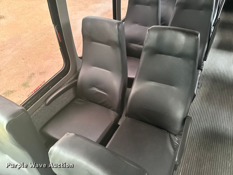 image for item EJ2724 2004 International  3200 shuttle bus