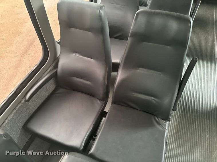 image for item EJ2724 2004 International  3200 shuttle bus