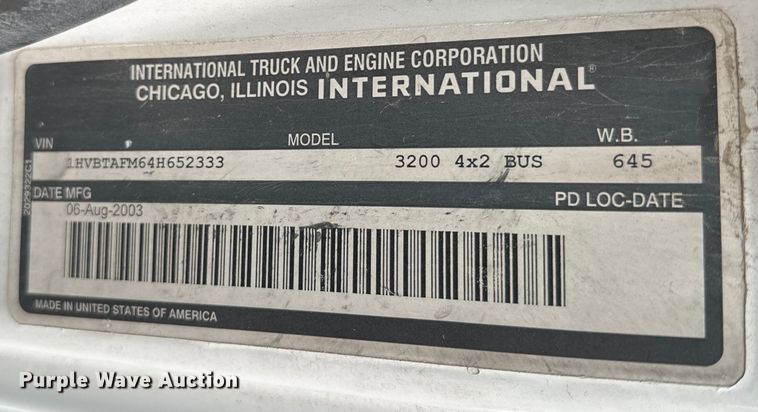 image for item EJ2724 2004 International  3200 shuttle bus