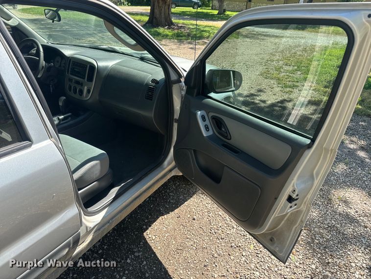 image for item EJ2769 2007 Ford Escape XLT SUV