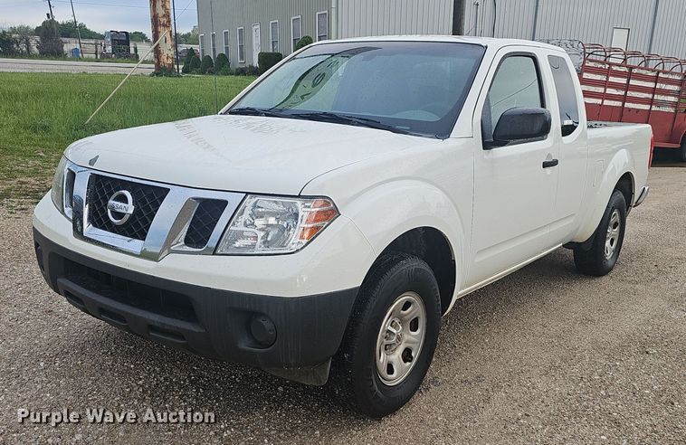 image for item EJ5387 2013 Nissan  Frontier  King Cab pickup truck