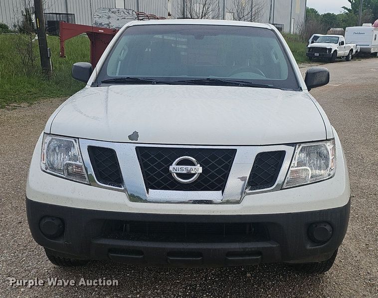 image for item EJ5387 2013 Nissan  Frontier  King Cab pickup truck