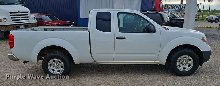 image for item EJ5387 2013 Nissan  Frontier  King Cab pickup truck