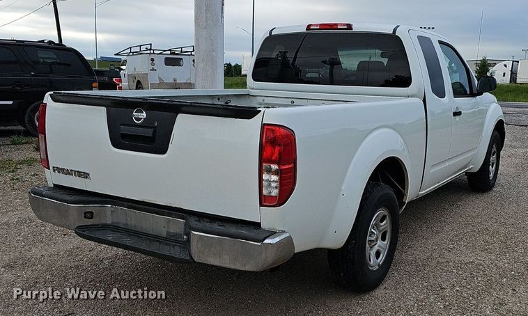 image for item EJ5387 2013 Nissan  Frontier  King Cab pickup truck
